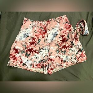 Lovely girly shorts with matching belt